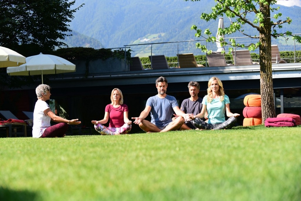 Yoga im Lindenhof-Garten