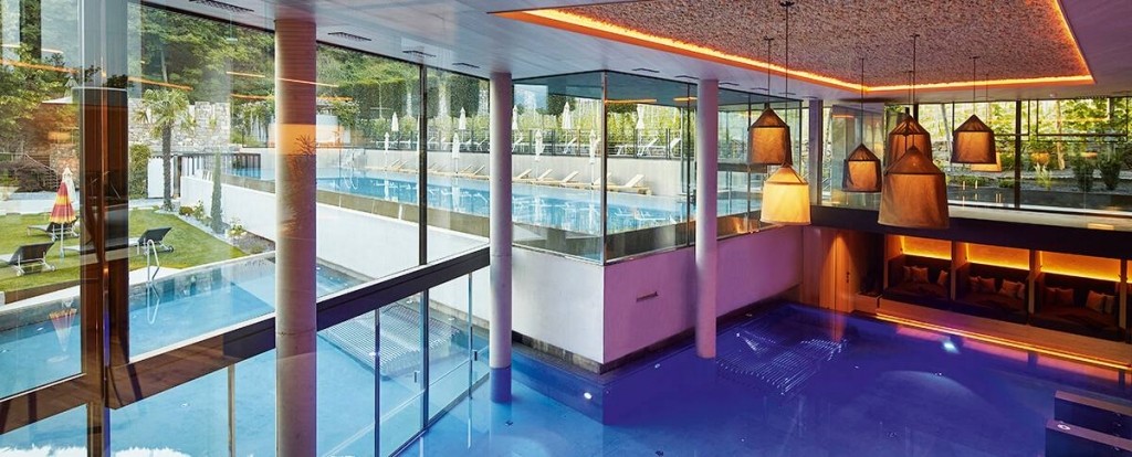 Indoor-Pool im Hotel in Meran