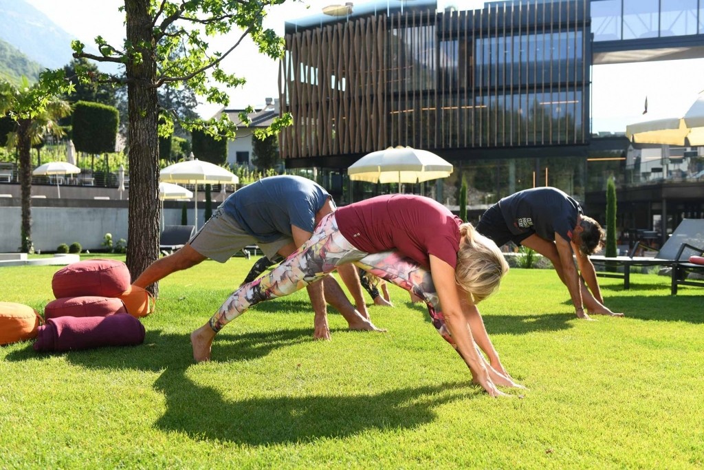 Yoga im Garten - Lindenhof Wellnesshotel